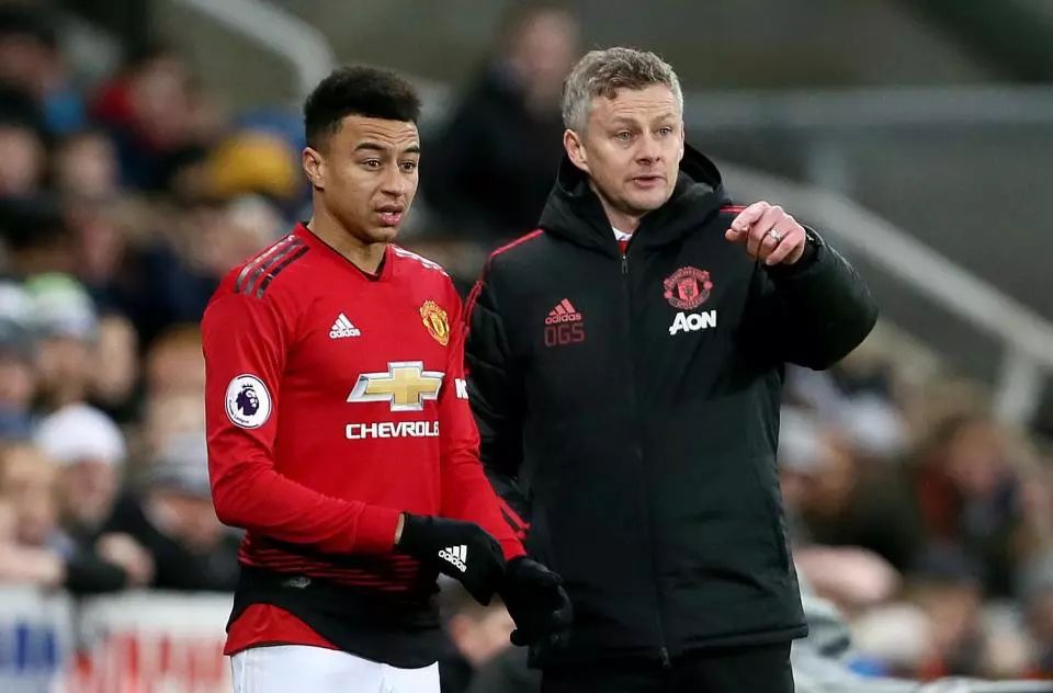 它不仅肩负 它不仅肩负